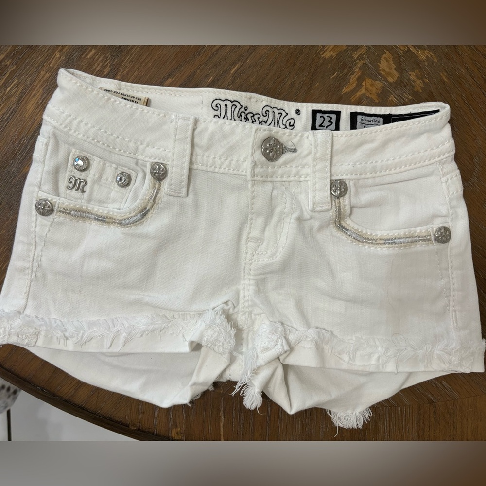 Miss Me white short shorts